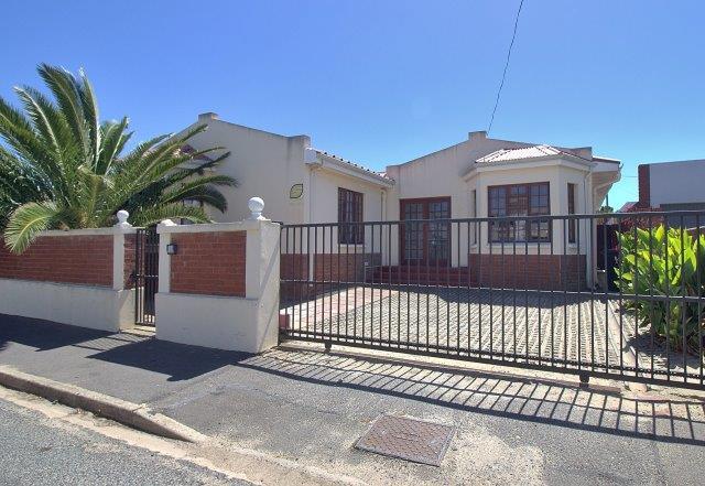 4 Bedroom Property for Sale in Strand North Western Cape